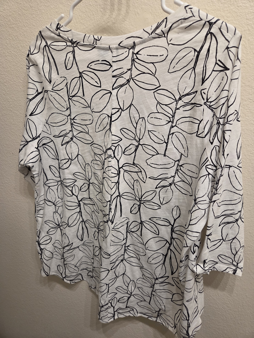 Cynthia Rowley White V-Neck Tunic with Black Leaf Print - Picture 2 of 3